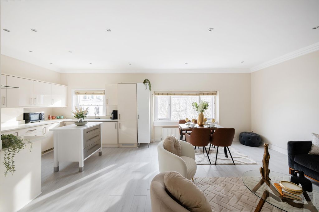 Property photo 2 of 11 Image