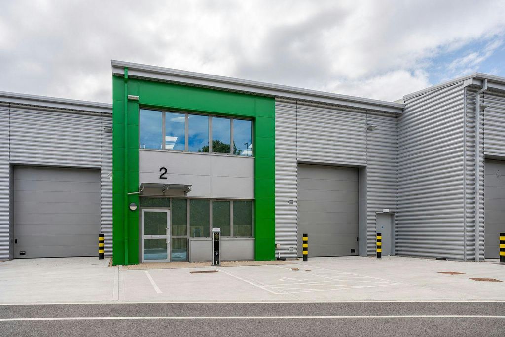 Property photo 1 of 1 Unit 2 Luton.Jpg