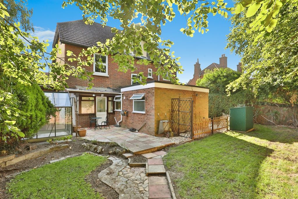 Property photo 2 of 23