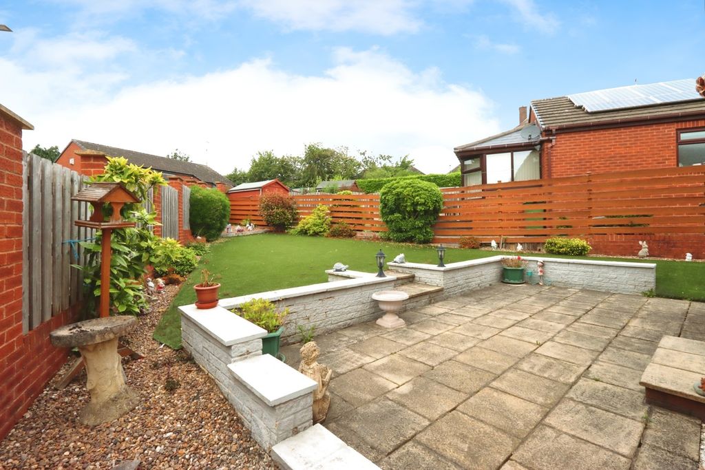 Property photo 3 of 17 Photo