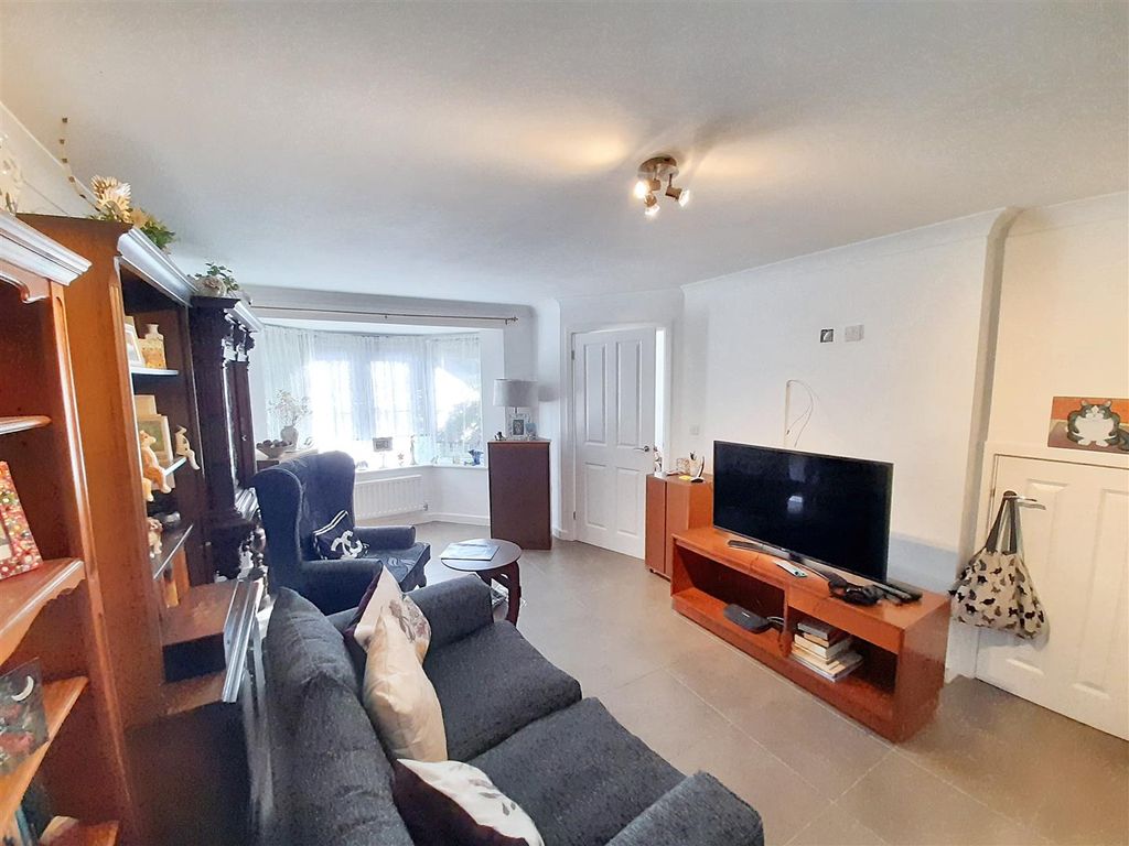 Property photo 3 of 15 Living Room