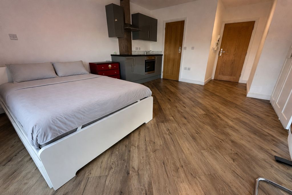 Property photo 3 of 8 Picture No. 01