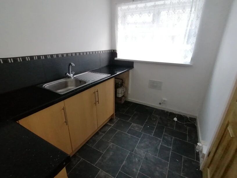 Property photo 2 of 10 Kitchen
