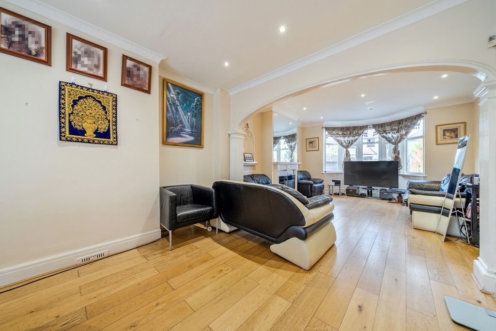 Property photo 2 of 17 Picture No. 26