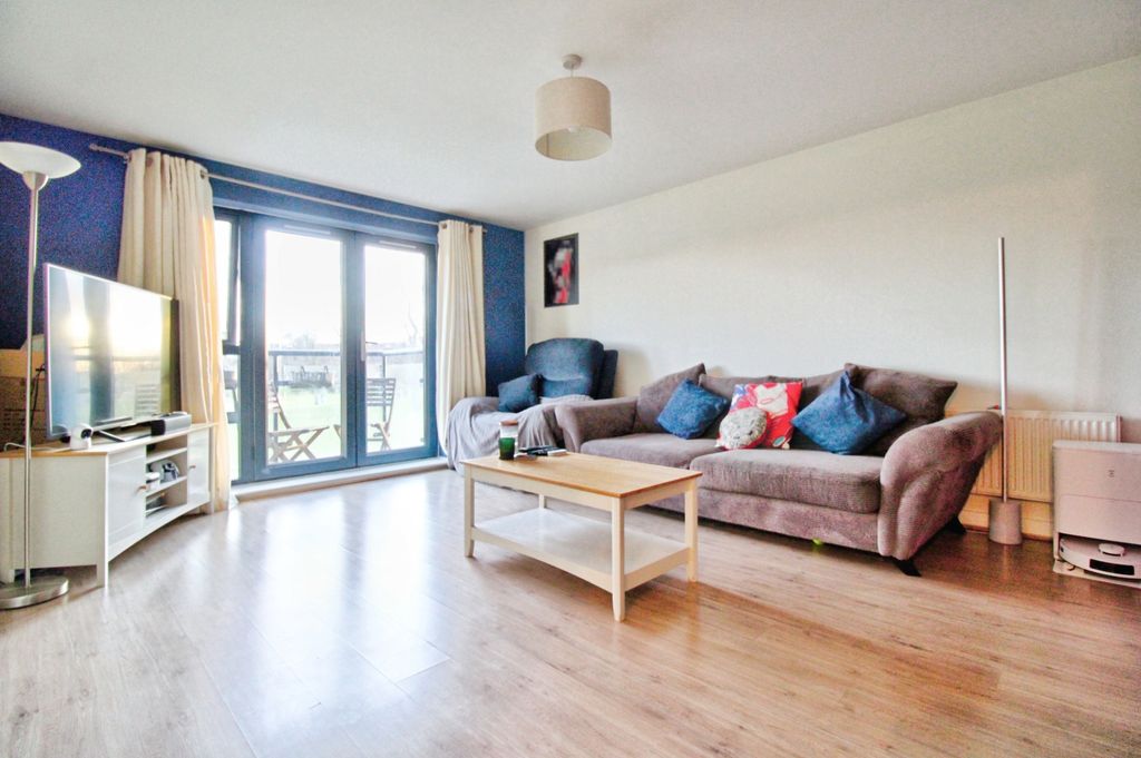 Property photo 2 of 20 4