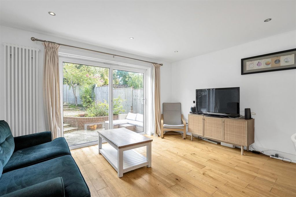 Property photo 3 of 12 47A-Sailsbury-Road-06.Jpg