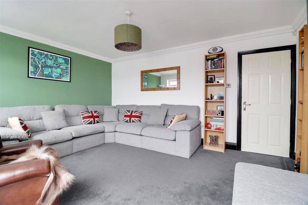 Property photo 3 of 13 Img_6389-Img_6391.Jpg