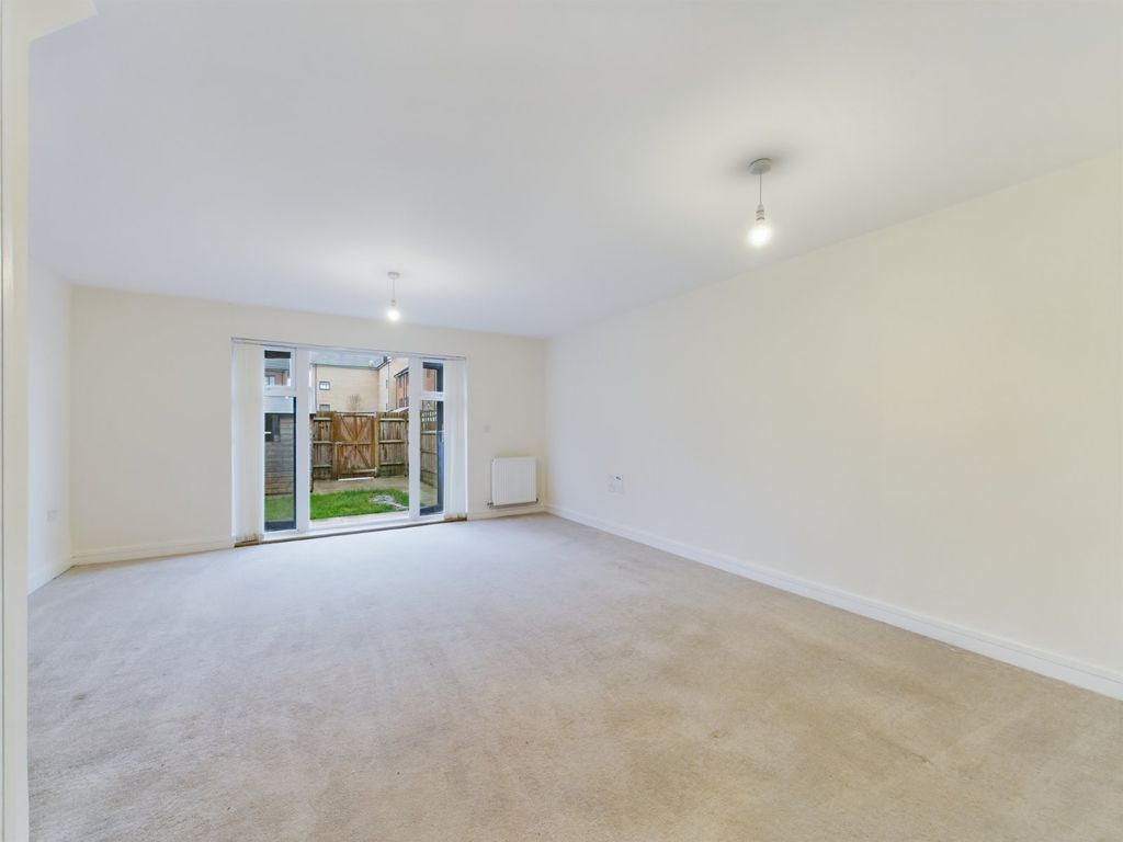Property photo 3 of 8 Picture No. 15