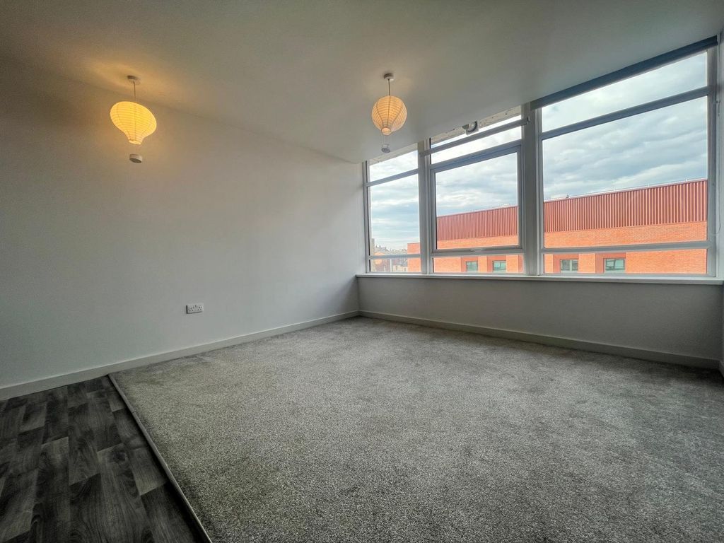 Property photo 3 of 5 Lounge