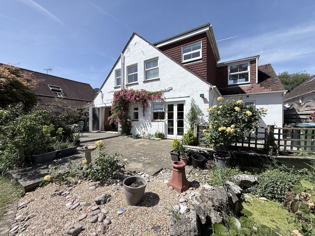Property photo 2 of 26