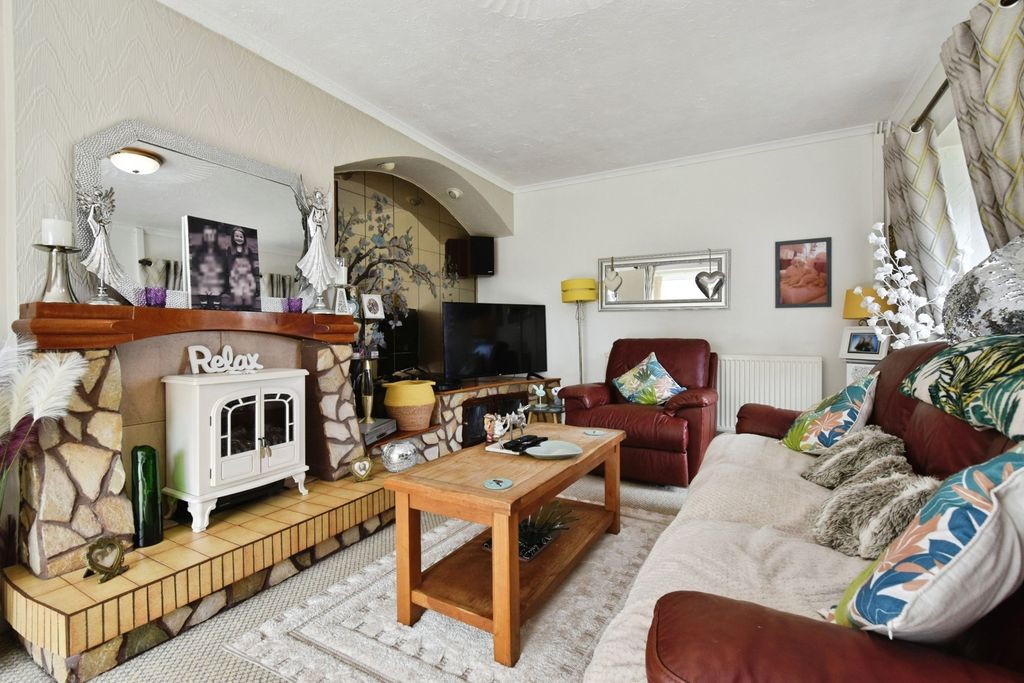 Property photo 3 of 17 Photo