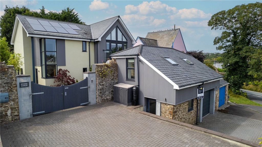 Property photo 1 of 44 Picture No. 05