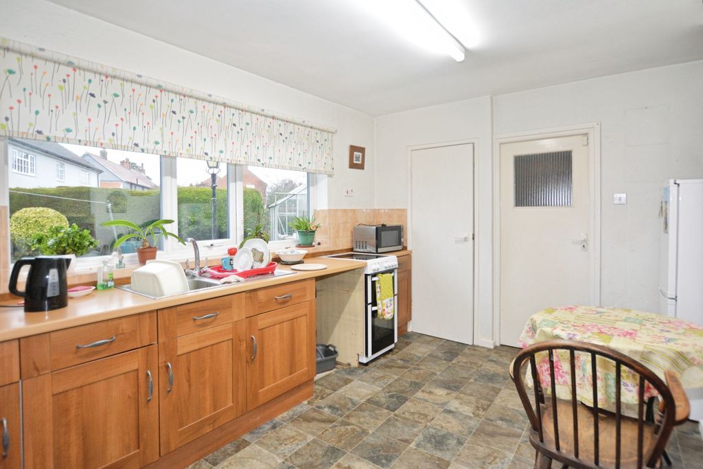 Property photo 3 of 15 Kitchen Breakfast Room