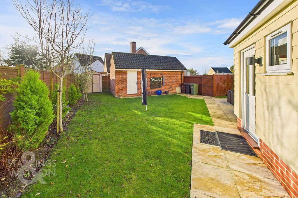 Property photo 2 of 22