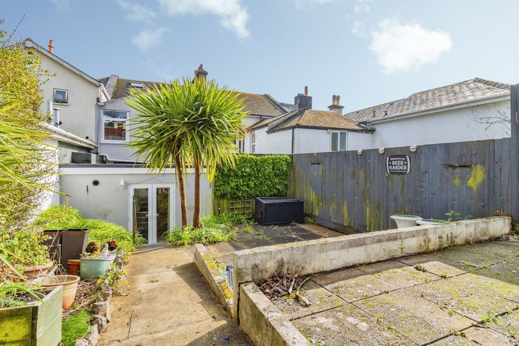 Property photo 3 of 20