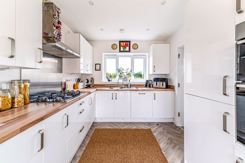 Property photo 3 of 33 Photo 21