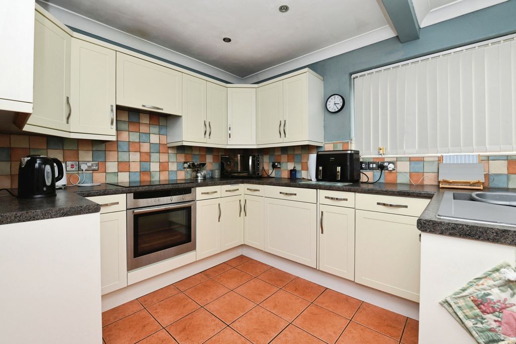 Property photo 3 of 16 Photo