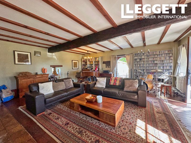 Property photo 3 of 10