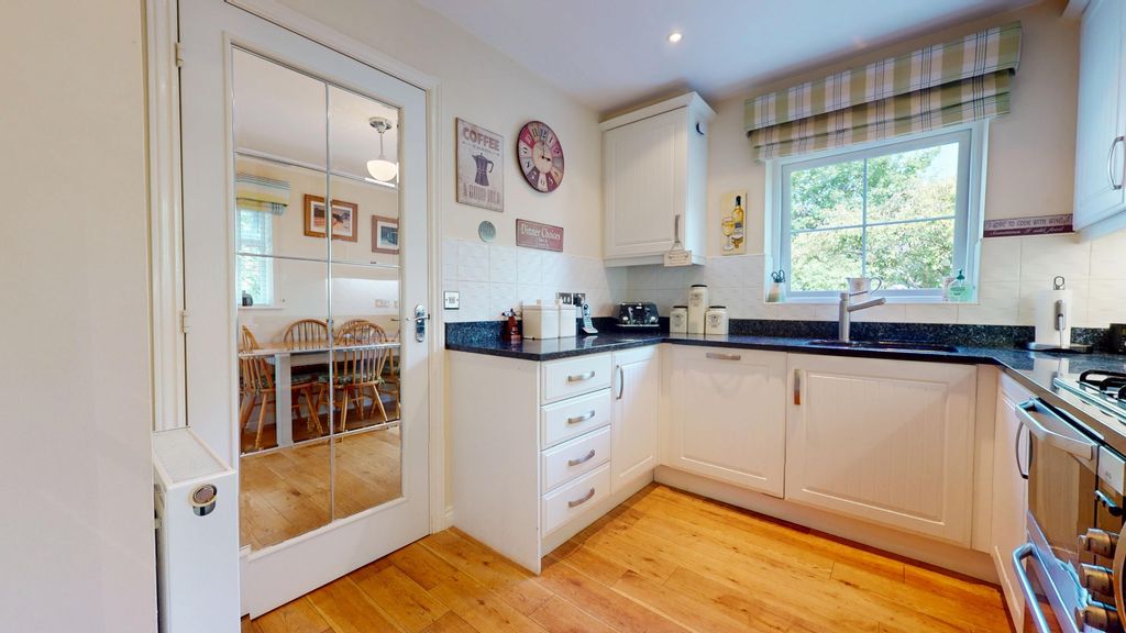 Property photo 3 of 28 4427513