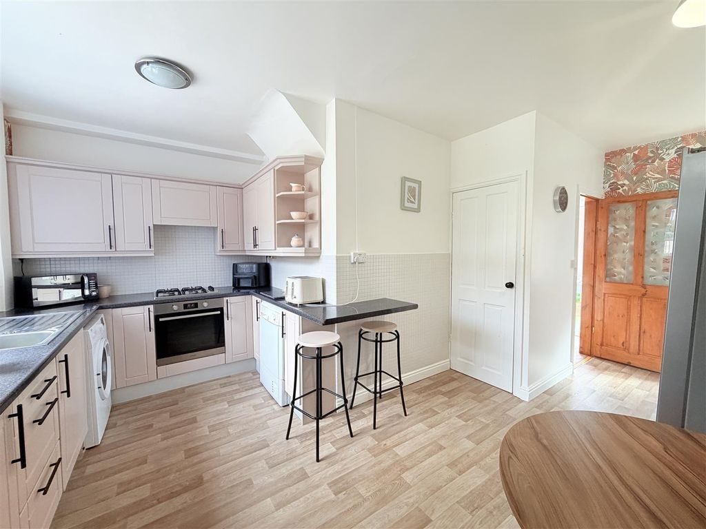 Property photo 2 of 24