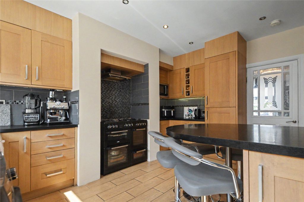 Property photo 3 of 19 Picture No. 16