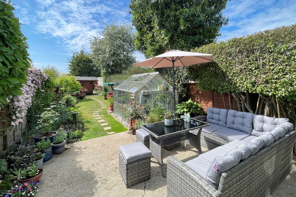 Property photo 1 of 41