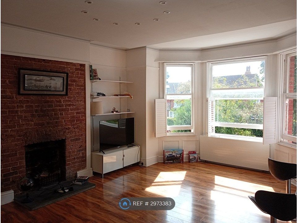 Property photo 2 of 8