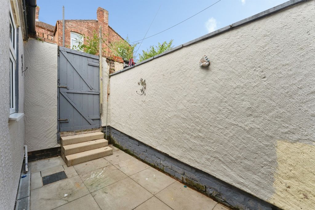 Property photo 2 of 16