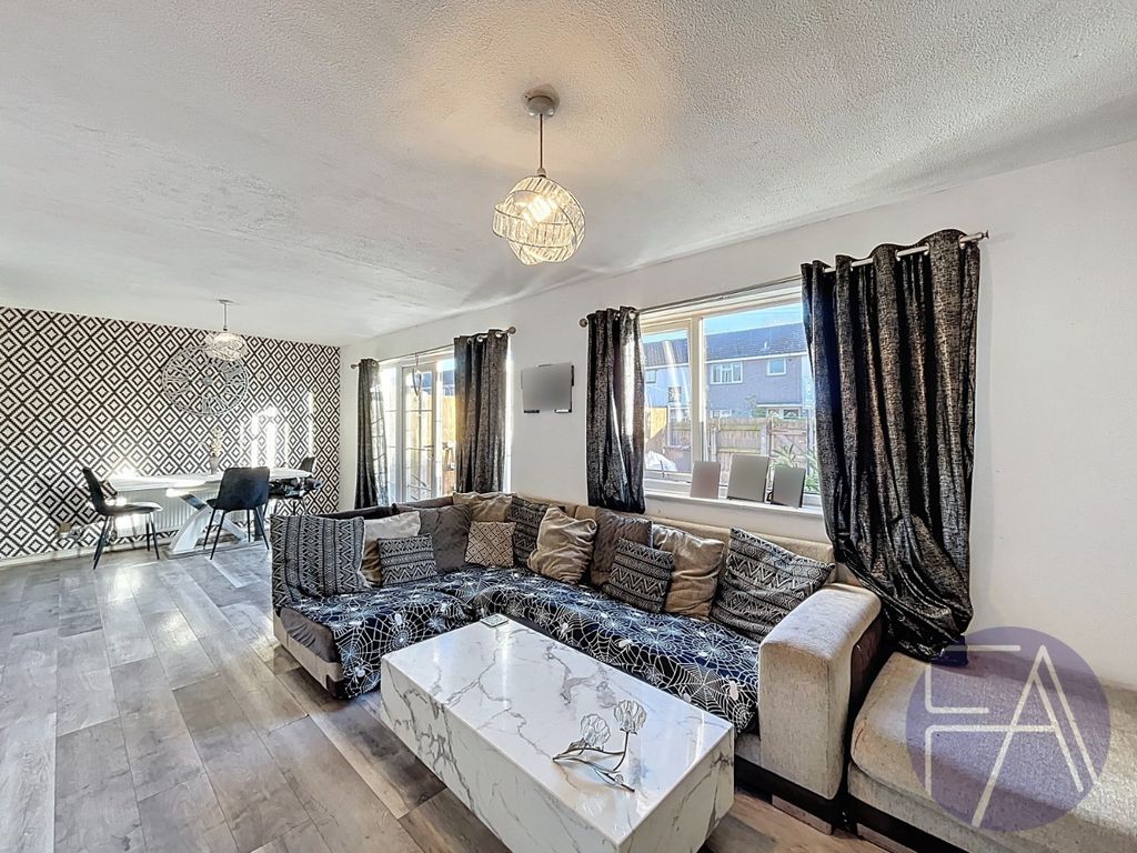 Property photo 2 of 12 4744711