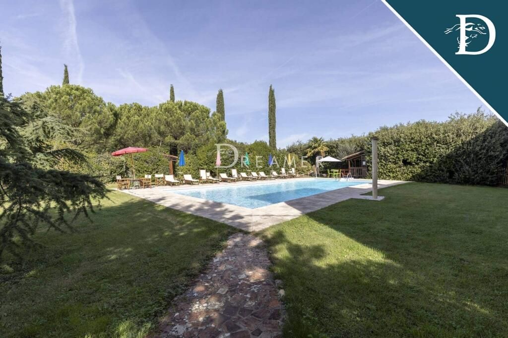 Property photo 3 of 33