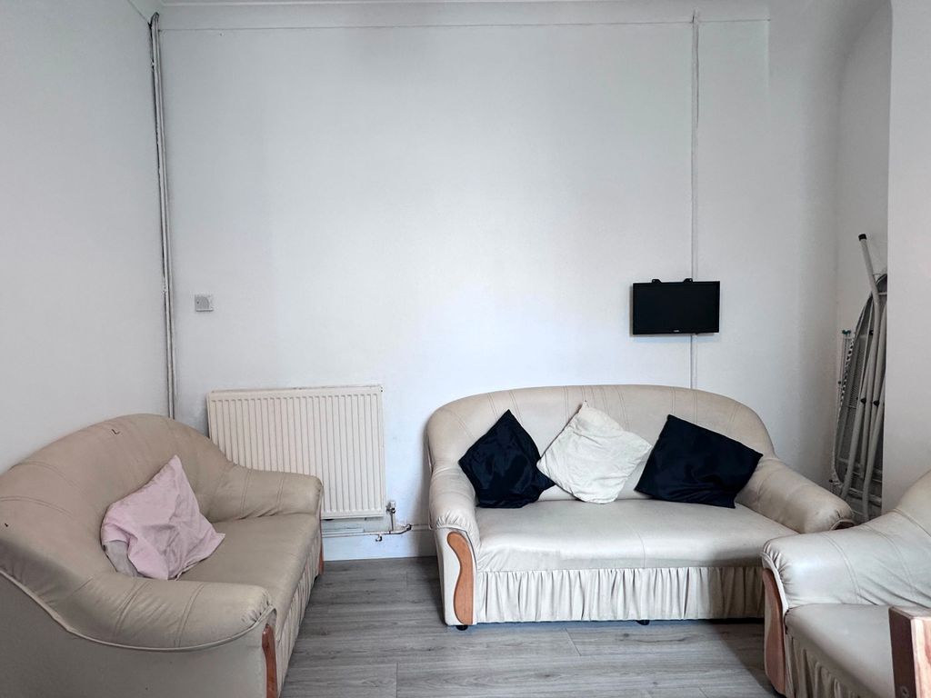 Property photo 2 of 30