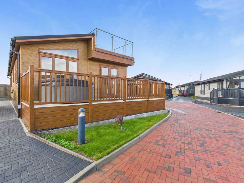 Property photo 2 of 23