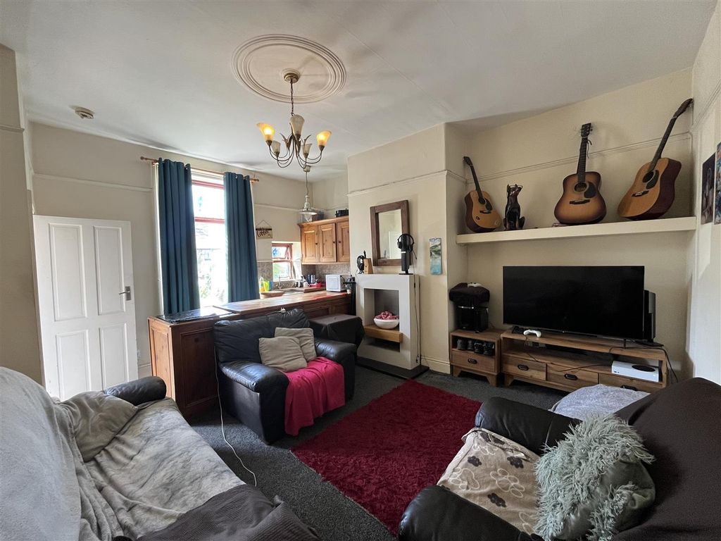 Property photo 2 of 8 Open Plan Kitchen/Lounge