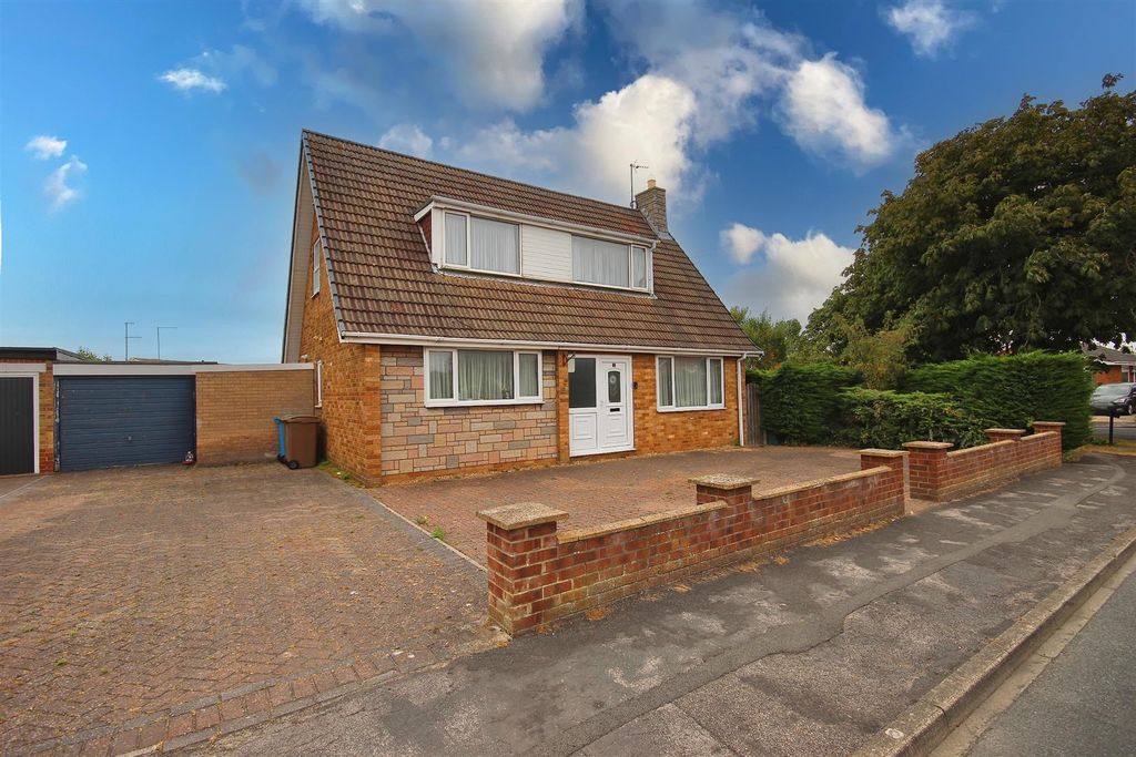 Property photo 1 of 7 Outside