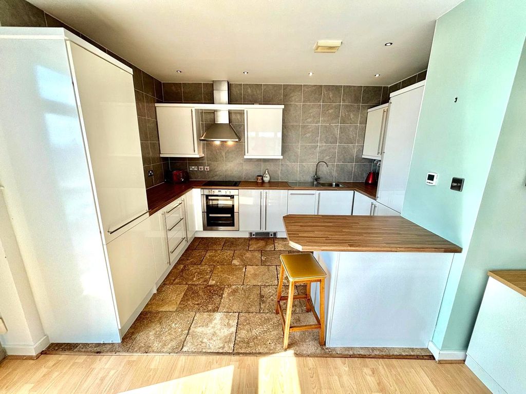 Property photo 3 of 13 Picture No. 18