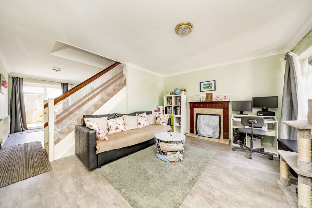 Property photo 2 of 6