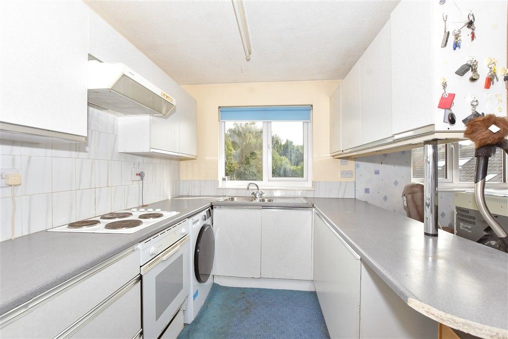 Property photo 3 of 5 Lounge/ Kitchen