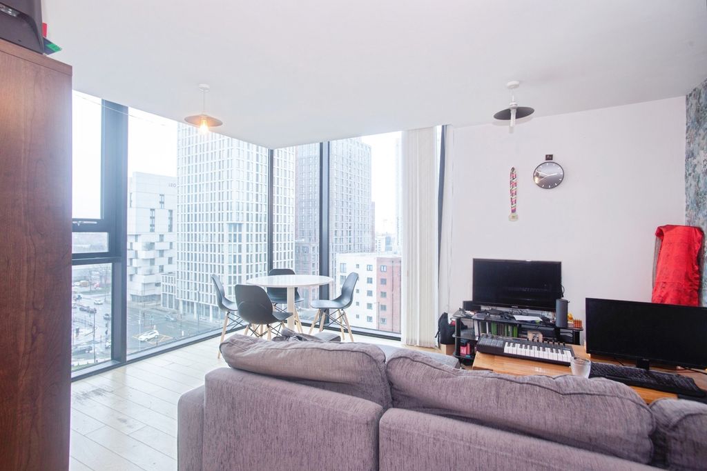 Property photo 2 of 11 Photo