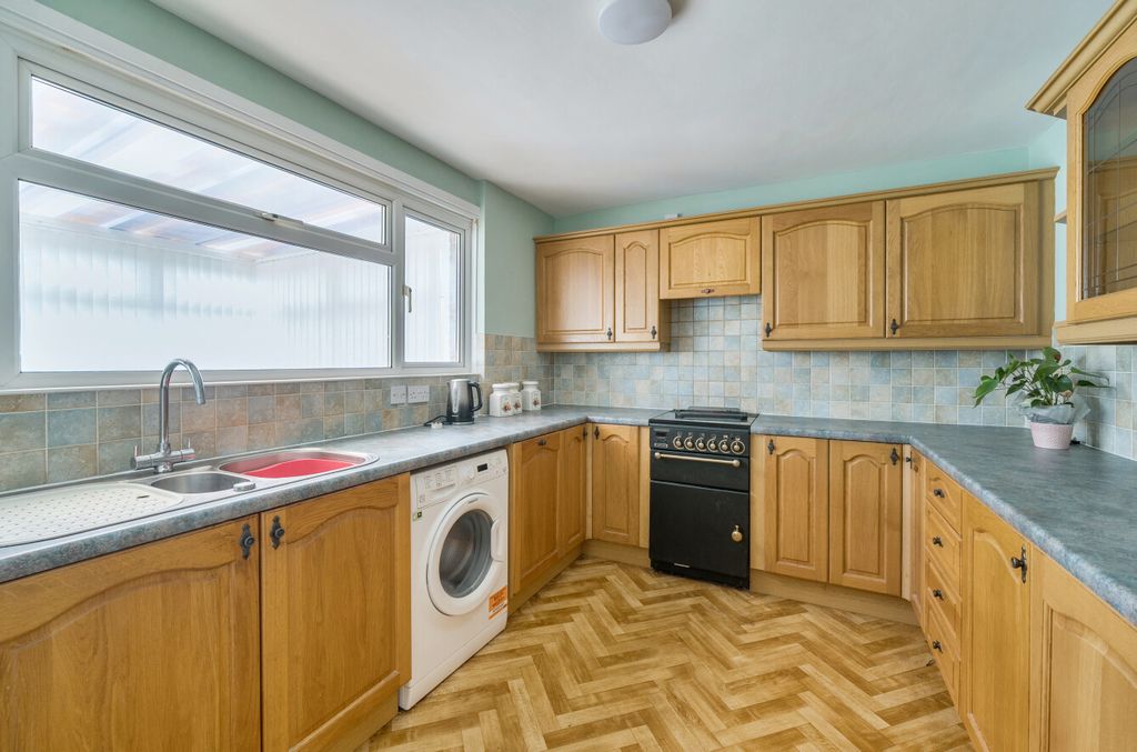 Property photo 2 of 21 1402932-22-6970E0...