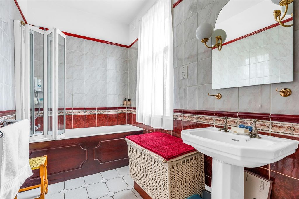Additional image 20 of 4 bed semi-detached house for saleQueens Hill House, Queens Road, Hertford SG13