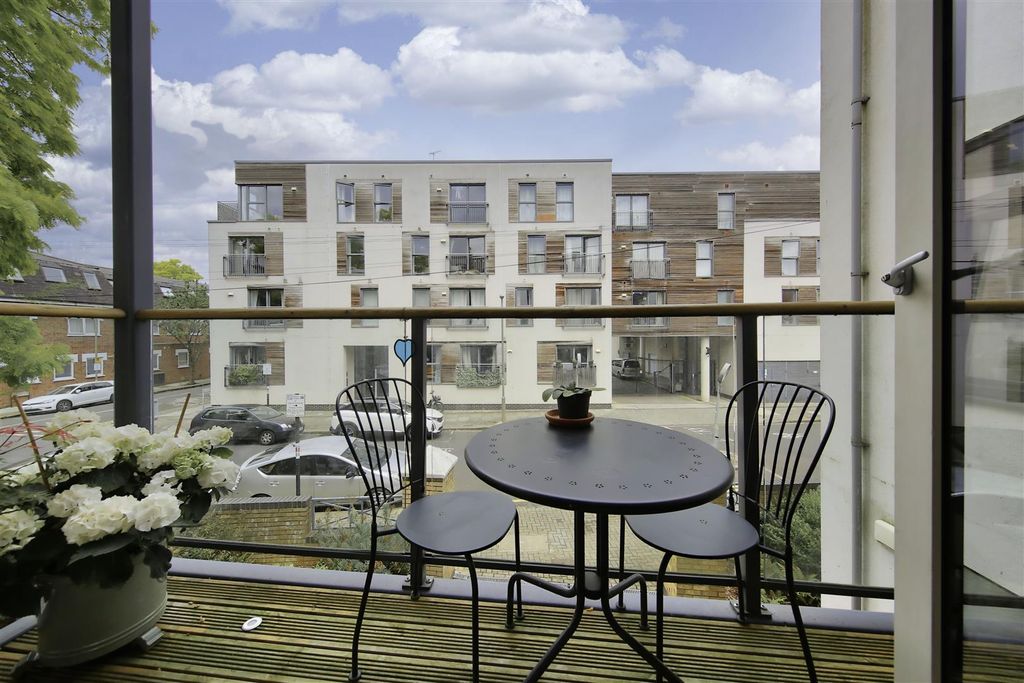 Property photo 3 of 14 8_The_Retreat_Furmage_Street_Image1_19165_4.Jpg