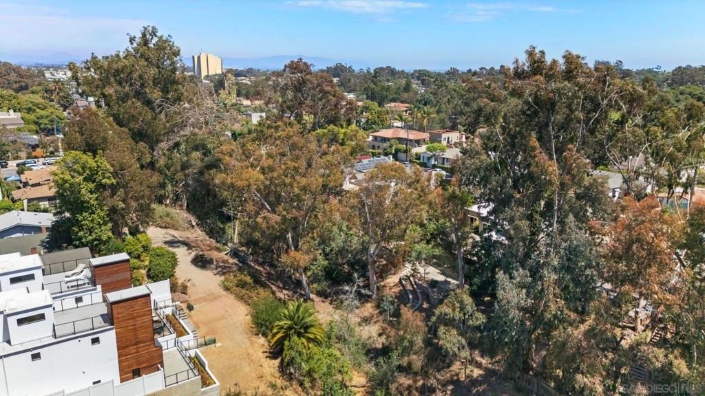 Property photo 3 of 41