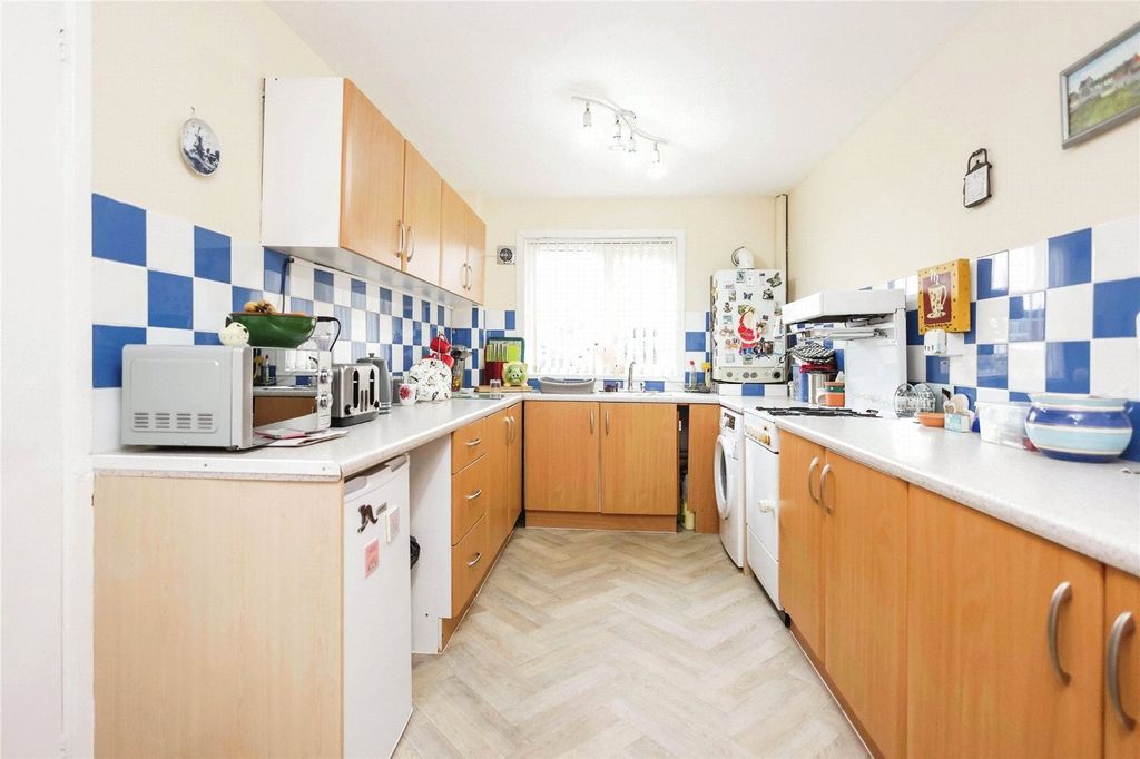 Property photo 3 of 17 Kitchen Diner