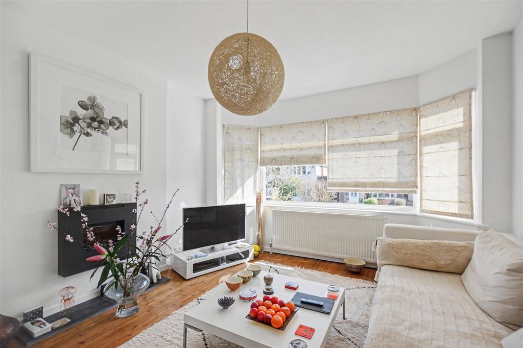 Property photo 2 of 25 Lounge_1.Jpeg