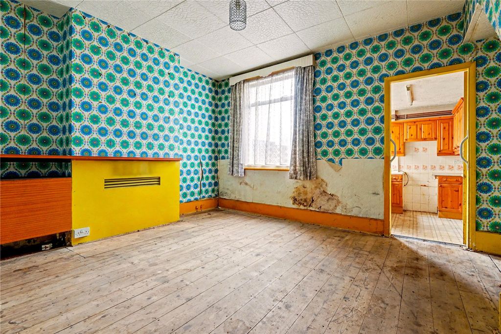 Property photo 3 of 11 Picture No. 01