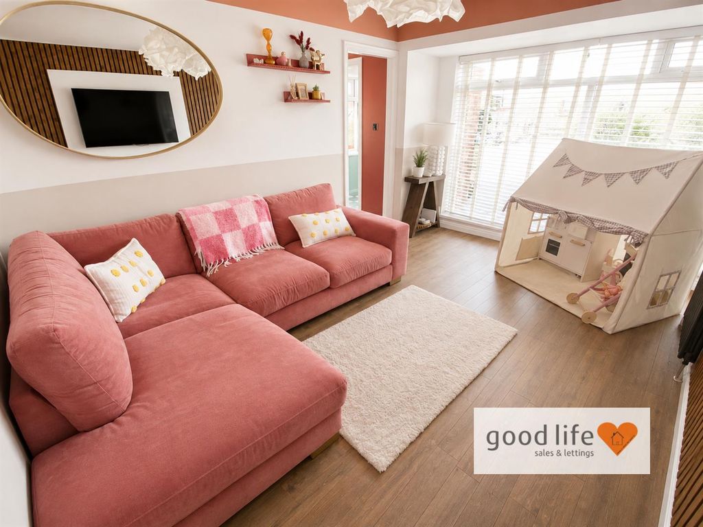 Property photo 3 of 18 20260825_210747885_Ios10 Meltham Drive.Jpg