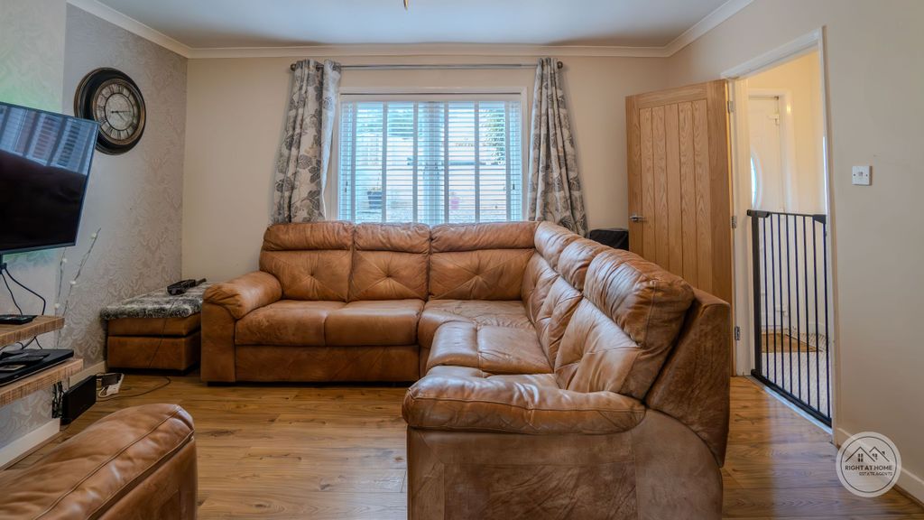 Property photo 3 of 24