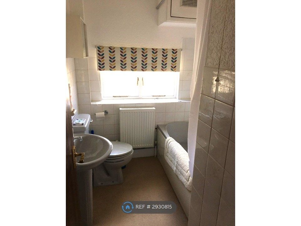 Property photo 3 of 7 Bathroom