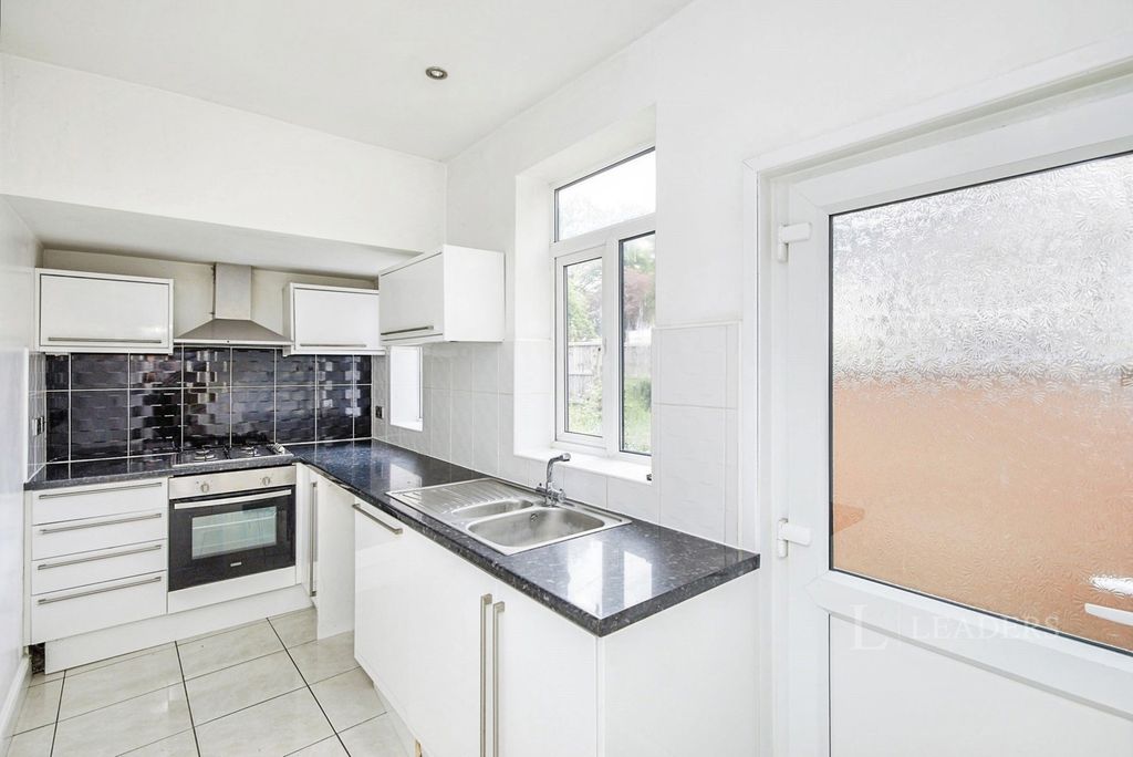 Property photo 3 of 8 Pbox-Img.Jpg