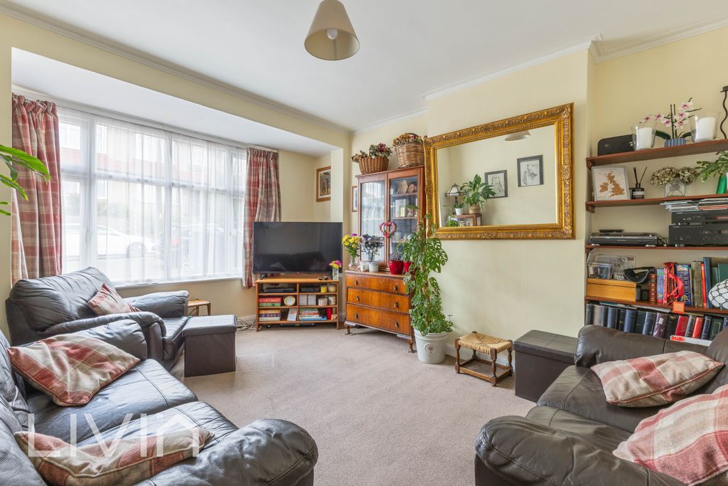 Property photo 2 of 17 2